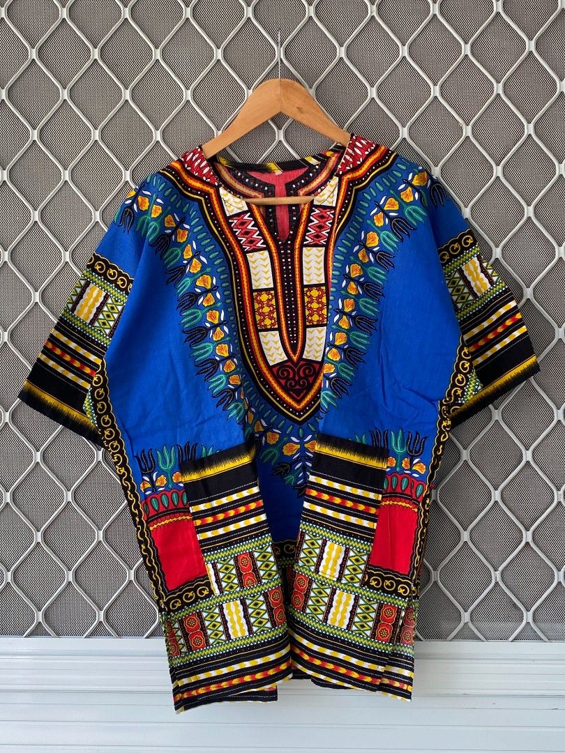 Bohemian V-Neck Shirt (Category: Tshirts & Polo Shirts ) located in General Natividad. Submitted by jaygo02 (Listing ID 1456427466, Image 1). Description: fits XL 23 x 29 Color rate: 9/10 Issue/s: Loose thread on both slits (check the last picture) 📍Nueva Ecija 📌washed 📌color may vary due to lighting 📌shipping via jnt express.