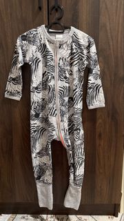 (Category: ) located in . Submitted by mek.preloved (Listing ID 1456581865, Image 1). Description: .