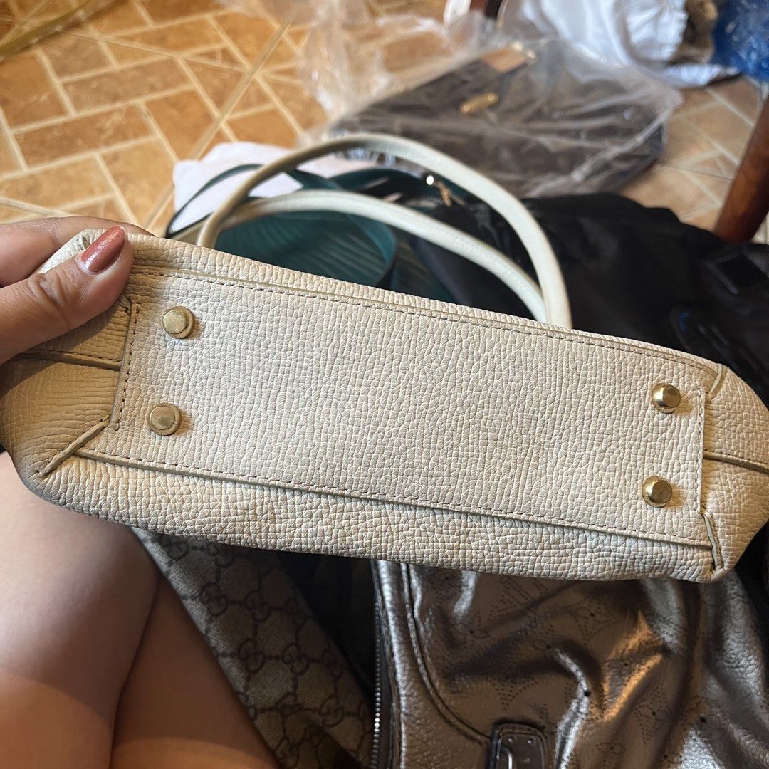 Bottega Veneta Arco (Category: Luxury Bags & Wallets) located in Cagayan de Oro. Submitted by bj.garments (Listing ID 1456491748, Image 3). Description: .