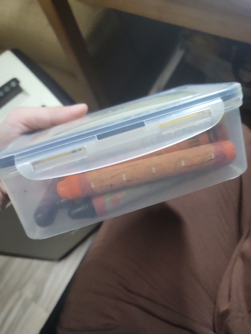 Box of jumbo crayons mixed (Category: Craft Supplies & Tools) located in Caloocan City. Submitted by lynette1977 (Listing ID 1456577768, Image 2). Description: .