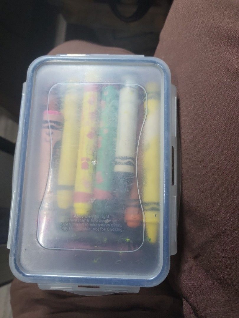 Box of jumbo crayons mixed (Category: Craft Supplies & Tools) located in Caloocan City. Submitted by lynette1977 (Listing ID 1456577768, Image 1). Description: .