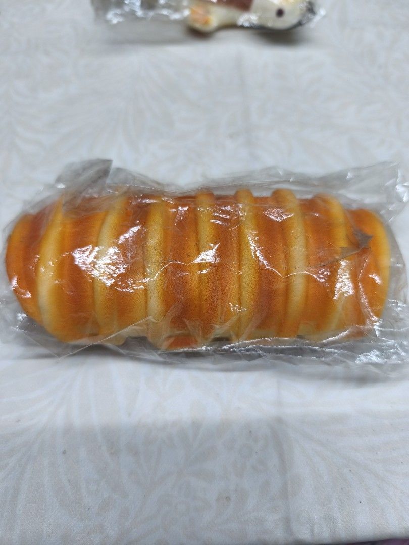 Bread Roll Squishy (Category: Homemade Bakes) located in Kuala Langat. Submitted by hanayoumi (Listing ID 1456547057, Image 1). Description: -have vanilla smell. -cod klang/banting area. postage rm7(west malaysia/rm10(east malaysia).