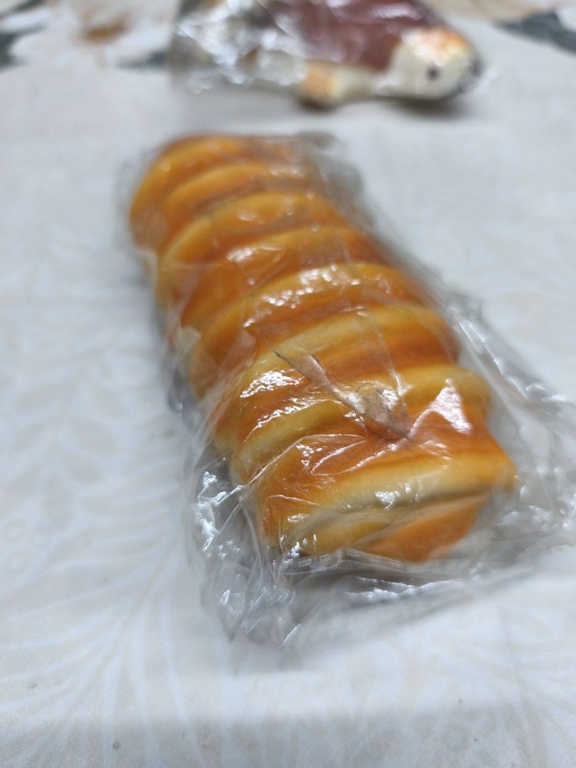 Bread Roll Squishy (Category: Homemade Bakes) located in Kuala Langat. Submitted by hanayoumi (Listing ID 1456547057, Image 2). Description: -have vanilla smell. -cod klang/banting area. postage rm7(west malaysia/rm10(east malaysia).
