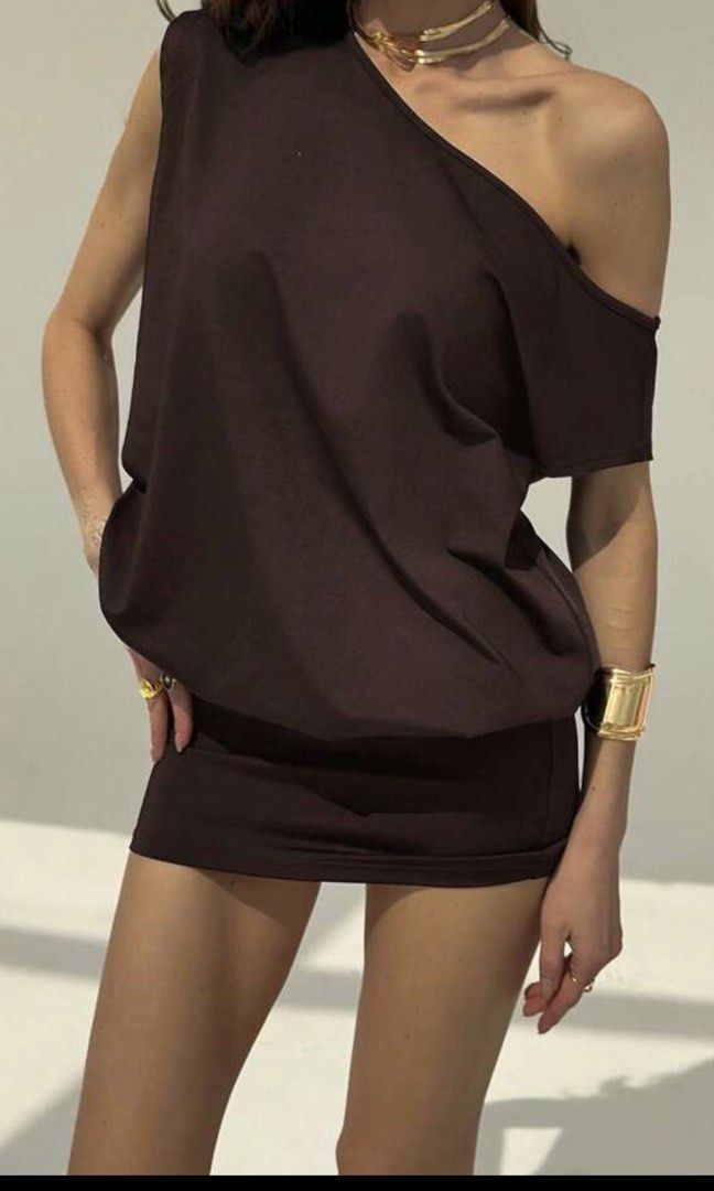 Brown One Shoulder Short Sleeve Mini Dress (Category: Dresses) located in Quezon City. Submitted by chiccleanse (Listing ID 1456432549, Image 2). Description: MOP: GCash or BPI Bank Transfer Size: XXS Bust: 110 Waist Size: 53-88 Length: 90.