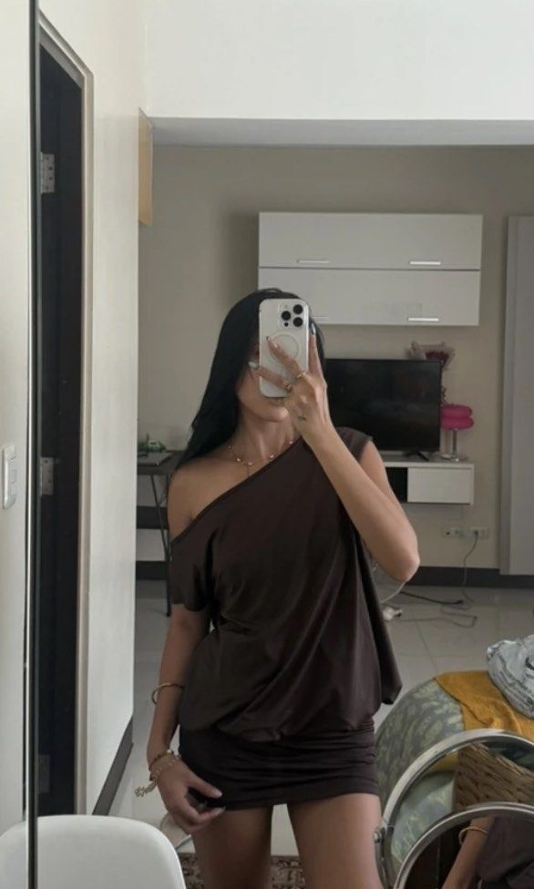Brown One Shoulder Short Sleeve Mini Dress (Category: Dresses) located in Quezon City. Submitted by chiccleanse (Listing ID 1456432549, Image 3). Description: MOP: GCash or BPI Bank Transfer Size: XXS Bust: 110 Waist Size: 53-88 Length: 90.