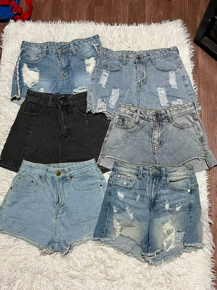 Bundle of 5 Denim Shorts - Various Styles (Category: Shorts) located in Manila. Submitted by solvithrifts (Listing ID 1456571553, Image 1). Description: - Bundle of 5 denim shorts - Includes ripped styles and a black pair - Perfect for casual wear and mixing/matching outfits - Ideal addition to your summer wardrobe.
