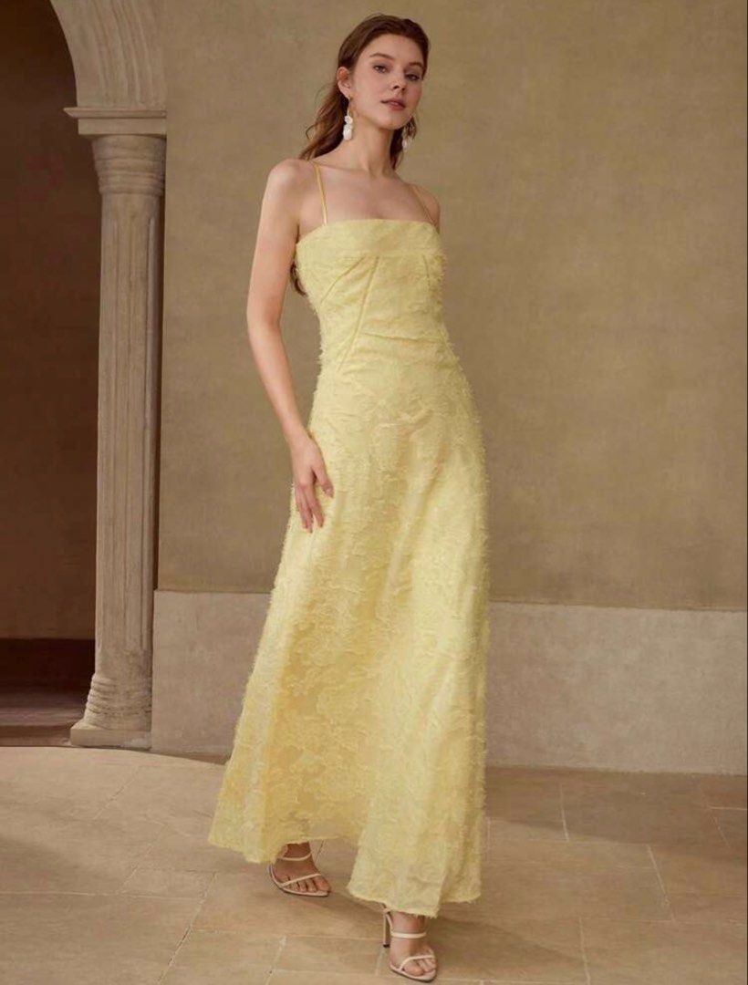 [FOR RENT] Butter Yellow Long Gown (Category: Evening dresses & gowns) located in Quezon City. Submitted by chimpanjee (Listing ID 1456491306, Image 1). Description: -Rent is for 3 Days -Requires additional ₱900 deposit (to be returned once gown is returned) - Model is 5’6 - Waistline is 24-25.