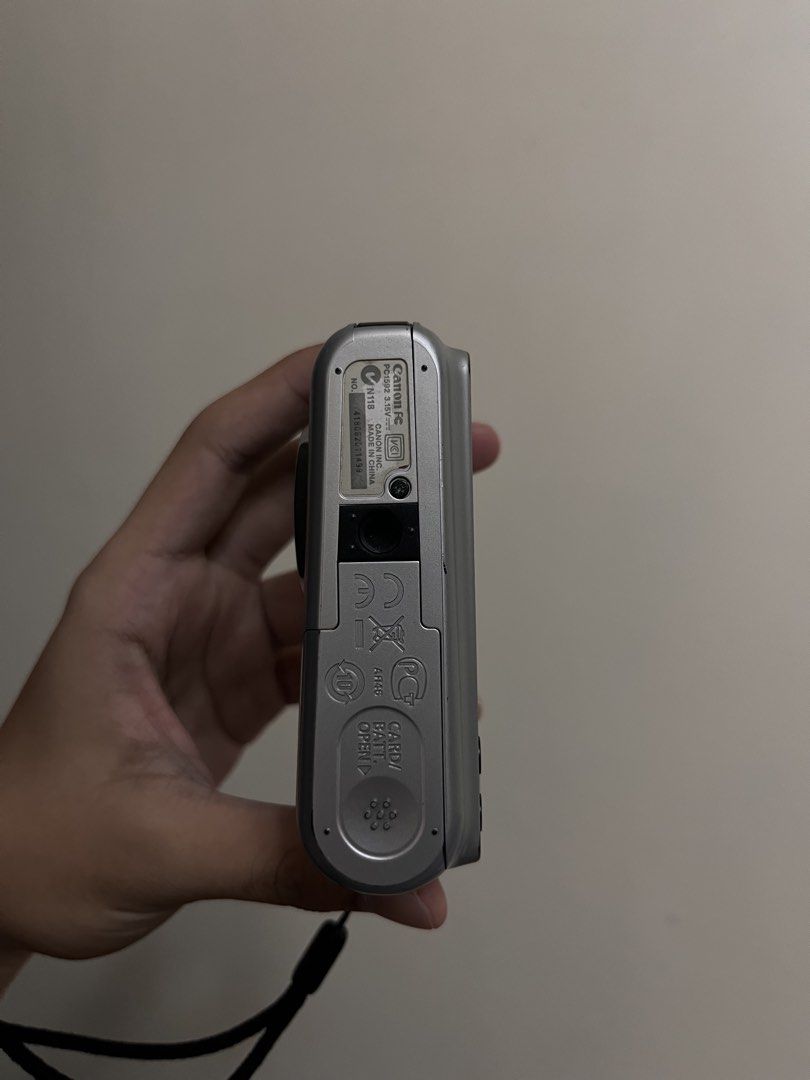 Canon PowerShot A800 Digital Camera (Category: Cameras) located in Cabuyao City. Submitted by paoavenue (Listing ID 1456514469, Image 3). Description: Inclusions: 2gb Memory Card Strap Unit Fully functional Honest issue: may crack near power button (doesn’t affect the outputs) Mop: Maya Open for meet-ups & lalamove Cabuyao, Laguna.