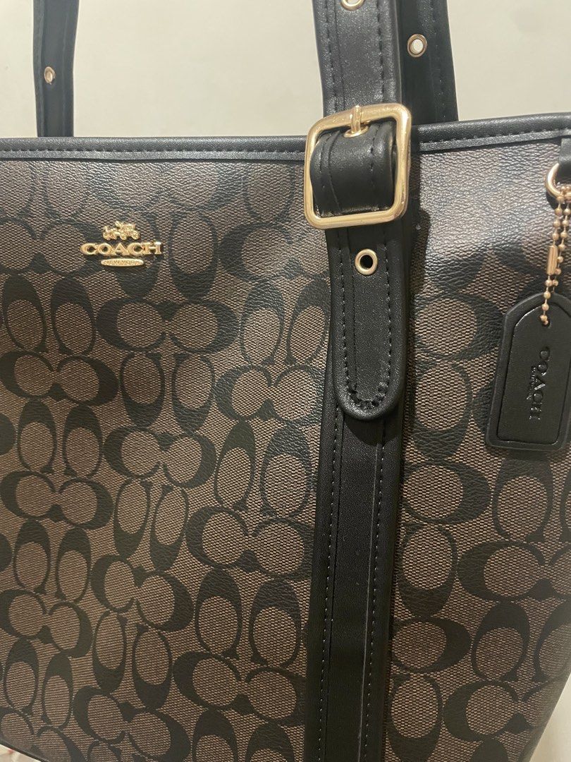 Cch Tote Bag Coffee Color (Category: Luxury Bags & Wallets) located in Manila. Submitted by thriftgod67 (Listing ID 1456492214, Image 2). Description: Rfs: decluttering No issues Can fit 15 inch laptop 📍Pasig, Santolan .