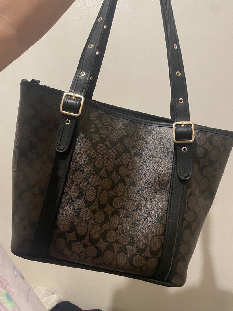 Cch Tote Bag Coffee Color (Category: Luxury Bags & Wallets) located in Manila. Submitted by thriftgod67 (Listing ID 1456492214, Image 3). Description: Rfs: decluttering No issues Can fit 15 inch laptop 📍Pasig, Santolan .
