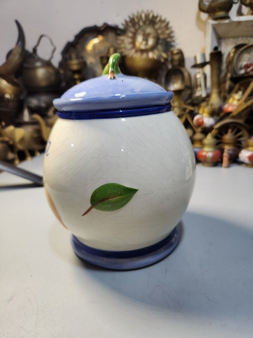 Ceramic "Tea" Canister / Storage Jar (Italian Kitchen Decor) (Category: Food Organization & Storage) located in Baguio. Submitted by tindahanbagtown2600 (Listing ID 1456594027, Image 2). Description: We do shipping | Drop & GO | Dropping & Meet-Up SPX Door to Door Delivery For Shipping, COD Not Applicable Fullpayment + SF before shipping 💖.