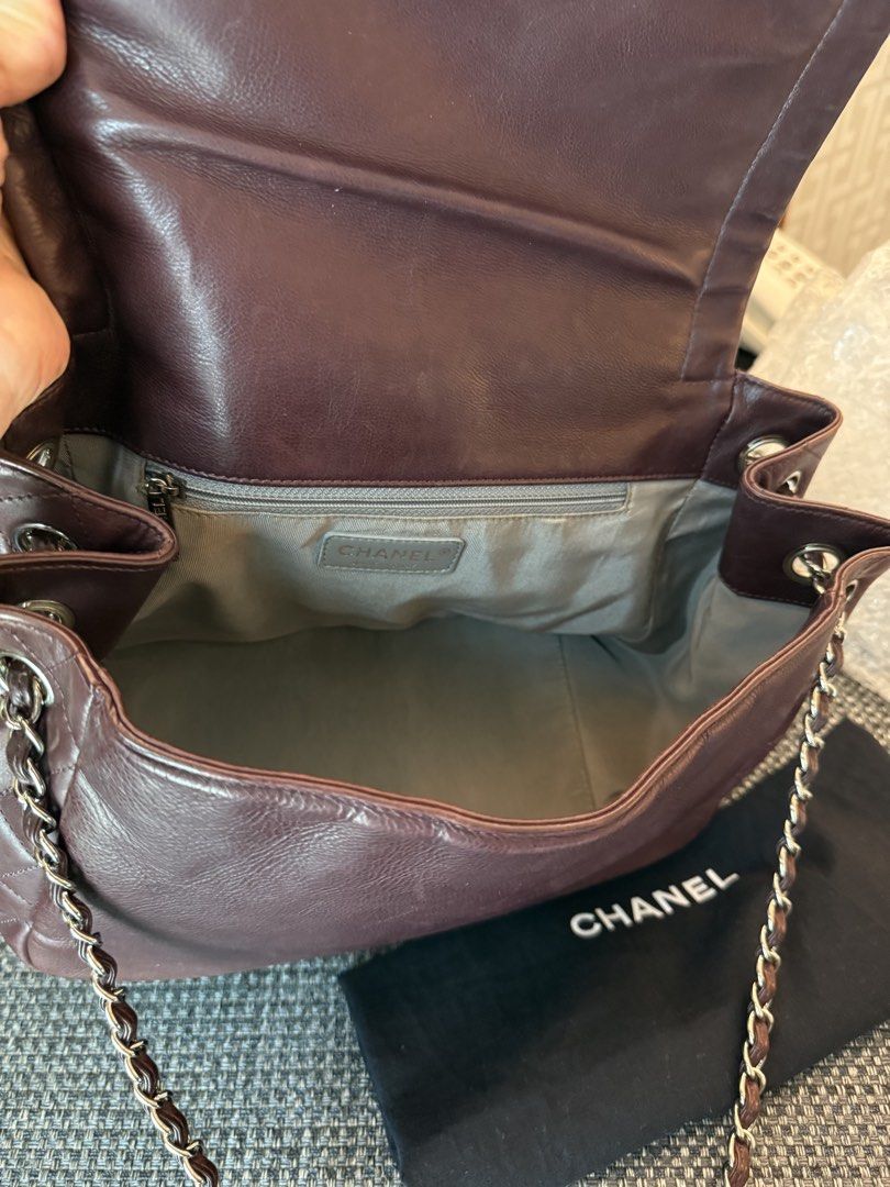 Chanel (Category: Bags & Wallets) located in Singapore. Submitted by cookie9crazyforvintagesg (Listing ID 1456453021, Image 3). Description: Chanel calfskin Accordion Flap in beautiful burgundy with SHW. Measures a spacious 31 x 21 x 13cm with the option to wear at 2 lengths. Cool and casual messenger bag style. In beautiful original condition and comes with hologram intact. Series 16. .