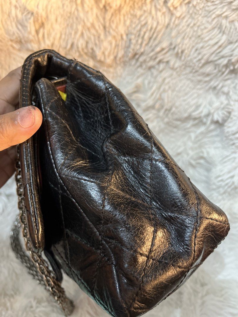 Chanel❤️ (Category: Luxury Bags & Wallets) located in Davao. Submitted by joe_rach1 (Listing ID 1456556796, Image 3). Description: 35cm Genuine leather Japan surplus.