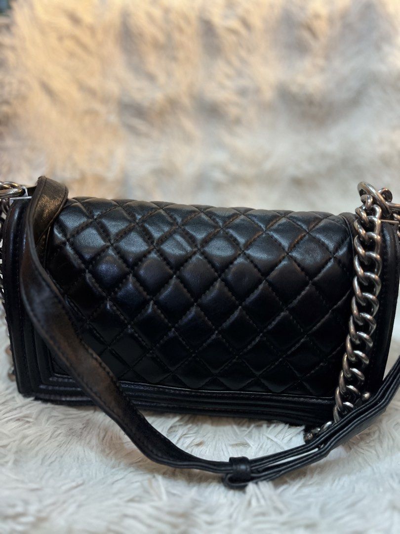 Chanel❤️ (Category: Luxury Bags & Wallets) located in Davao. Submitted by joe_rach1 (Listing ID 1456557217, Image 3). Description: Genuine leather Japan surplus Missing holo.