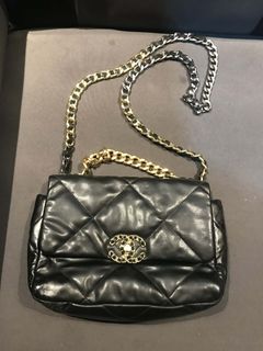 (Category: ) located in . Submitted by purse_gedo (Listing ID 1456598968, Image 1). Description: .