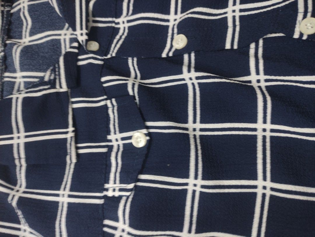 chekered sleeveless blouse (Category: Blouses) located in Manila. Submitted by shellys_collection (Listing ID 1456430314, Image 2). Description: .