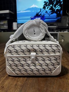 (Category: ) located in . Submitted by basicapparel (Listing ID 1456547971, Image 1). Description: .