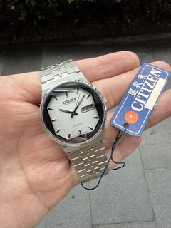 (Category: ) located in . Submitted by arrowvintagewatches (Listing ID 1456296452, Image 1). Description: .