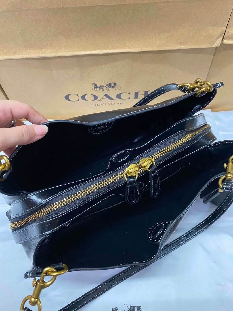 Coach Rogue 34 (Category: Shoulder Bags) located in Binan City. Submitted by pinkykeenshop (Listing ID 1456567702, Image 2). Description: .