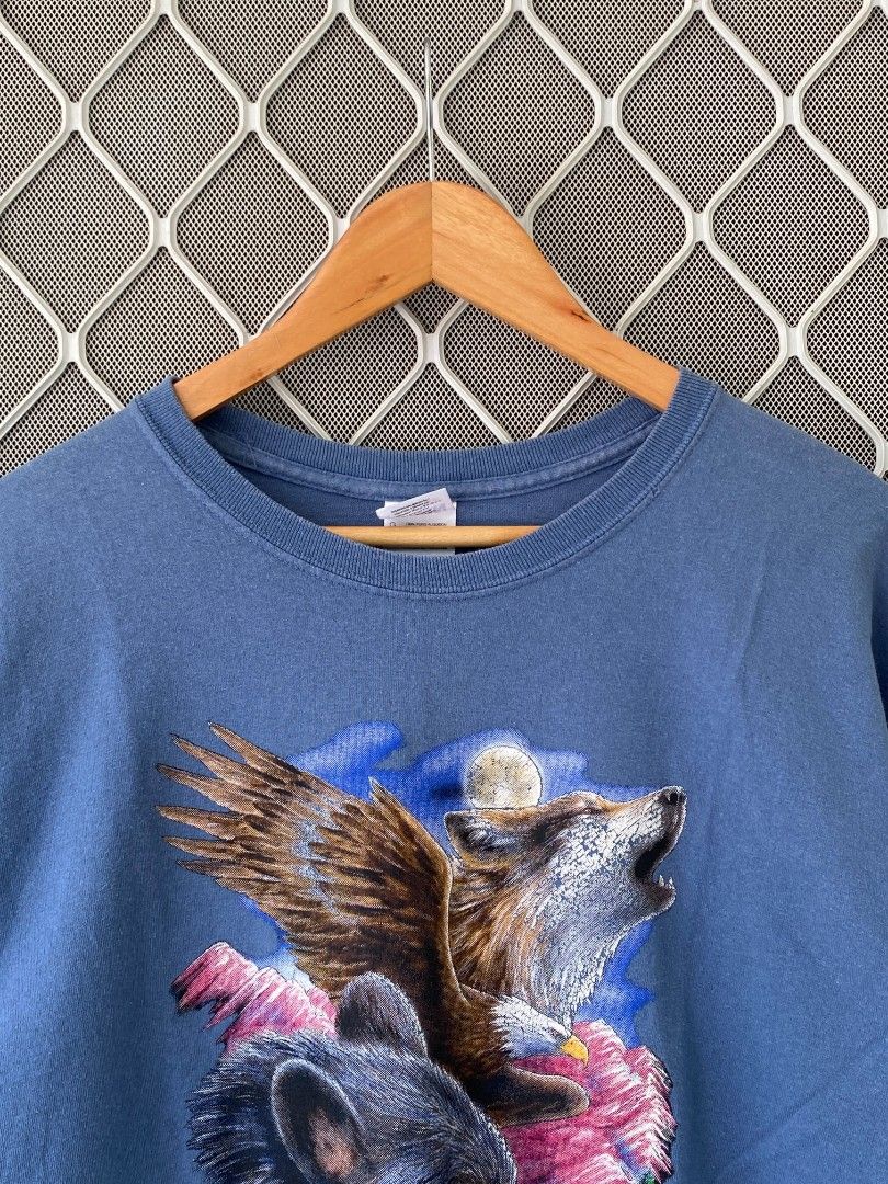 Colorado USA Animal Tee (Category: Tshirts & Polo Shirts ) located in General Natividad. Submitted by jaygo02 (Listing ID 1456441568, Image 3). Description: fits L 21.5 x 29.5 Color rate: 9/10 Issue/s: Crackprints & small hole on armpit (check the last 2 pictures) 📍Nueva Ecija 📌washed 📌color may vary due to lighting 📌shipping via jnt express.