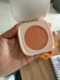 (Category: ) located in . Submitted by makeupcloset2025 (Listing ID 1456452835, Image 1). Description: .