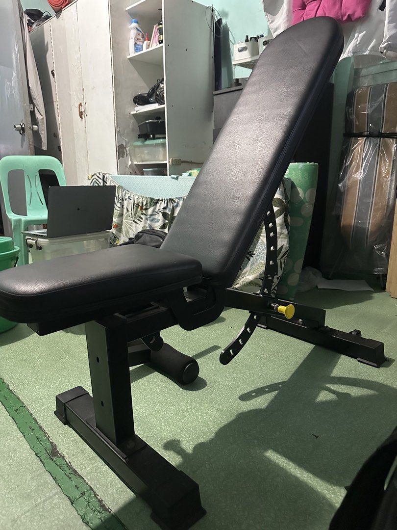 commercial bench press with knee support (Category: Sports & Fitness Nutrition) located in Manila. Submitted by mightybear-34e911 (Listing ID 1456555677, Image 1). Description: Rarely used, no damage.
