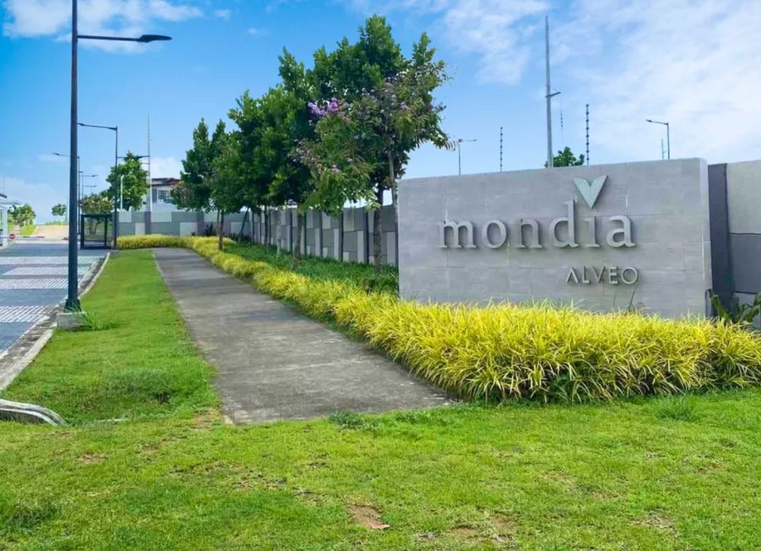 Corner Lot at MONDIA NUVALI (Category: Lot) located in San Pedro. Submitted by arlene_09178705461 (Listing ID 1456577664, Image 1). Description: FORECLOSED CORNER LOT in MONDIA NUVALI Brgy. Canlubang & Majada, Calamba, Laguna Details: Corner lot Lot Area: 335 Sqm Lot 42 Blk.45, Phase 2 Vacant Lot Near the clubhouse Php 13,400,000.00 PAYMENT TERMS: 1. CASH: 10% Initial Deposit ( Upon submission of offer form) 90% Balance payable 7 days from receip