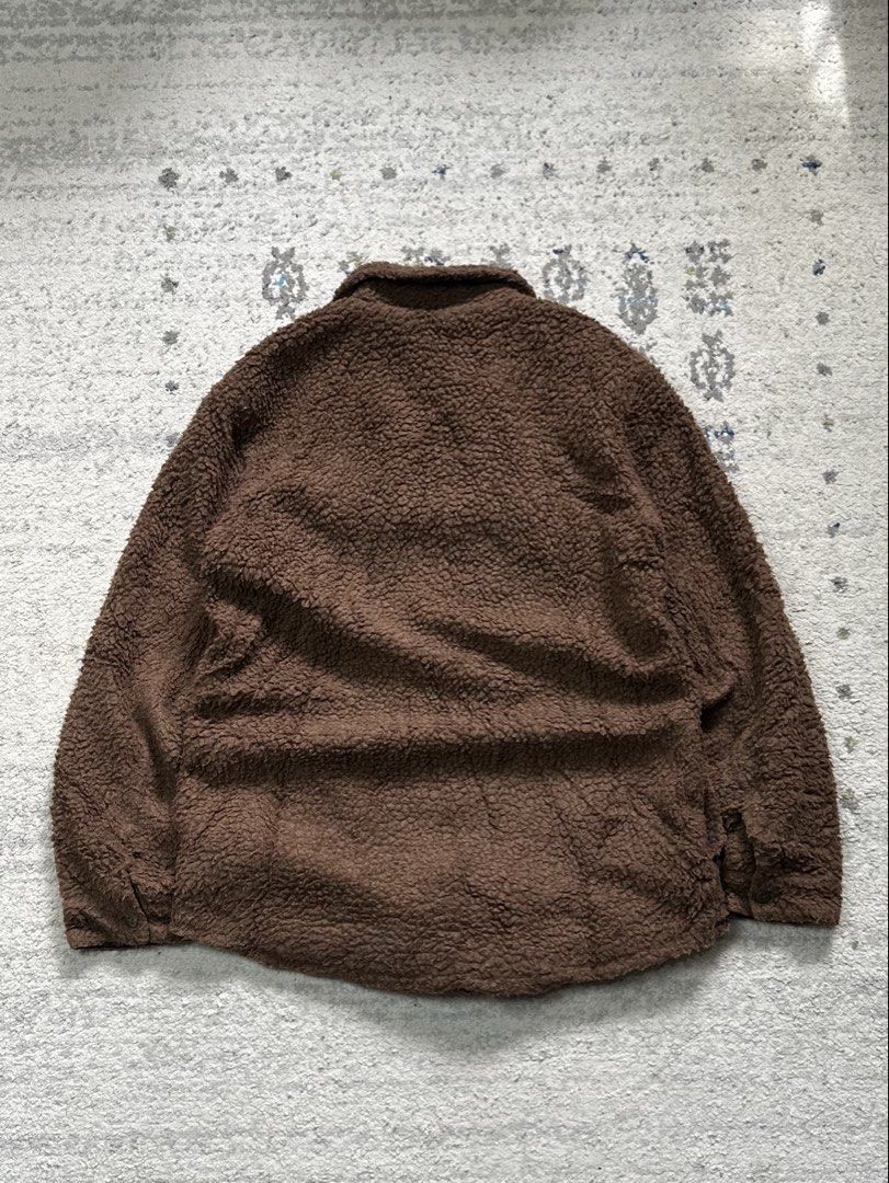 Cozy Volcom Sherpa Fleece Button-Up Jacket (Category: Coats, Jackets and Outerwear) located in Daet. Submitted by thrifthings2018 (Listing ID 1456428361, Image 3). Description: - Super cozy brown Volcom sherpa fleece jacket - Button-up style - Two chest pockets - Quilted lining for extra warmth - Measurements: Width 22 inches, Length 28 inches.