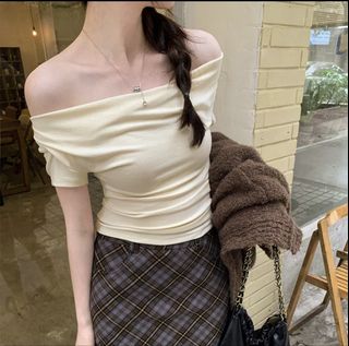 (Category: ) located in . Submitted by prelovedbyadelaaz (Listing ID 1456568205, Image 1). Description: .
