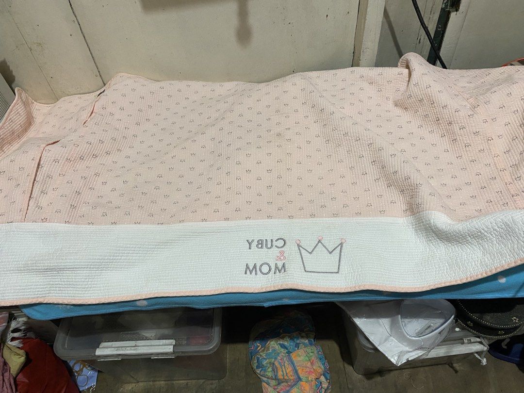 Cuby & Mom Baby Carrier (Category: Changing Mats & Accessories) located in Manila. Submitted by resi.diaz (Listing ID 1456536356, Image 2). Description: .