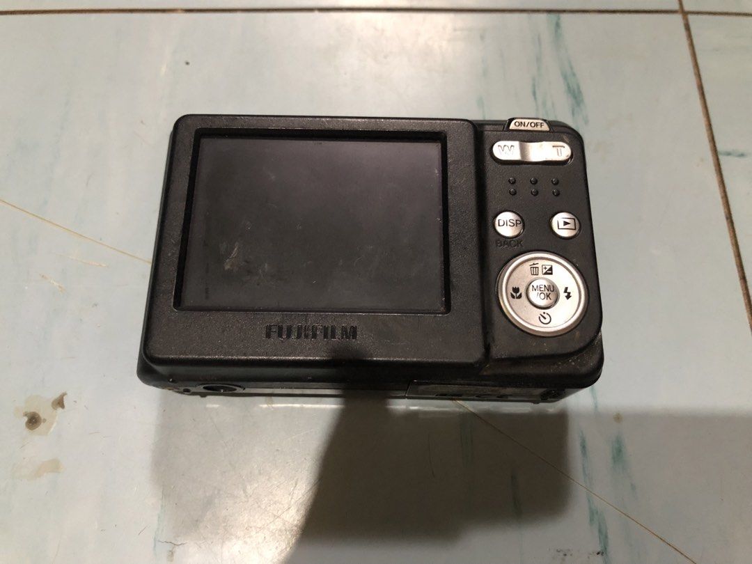 Digicam Fujifilm FinePix C10! Untested. (Category: Cameras) located in Pagsanjan. Submitted by juanitoandalesiii (Listing ID 1456431464, Image 1). Description: Fujifilm FinePix C10 (Untested) -Comes with an free Ip X case and Ip 13/14 case..