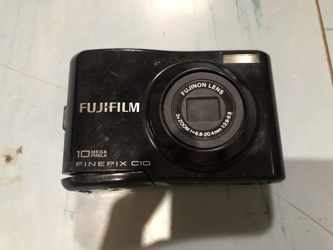 Digicam Fujifilm FinePix C10! Untested. (Category: Cameras) located in Pagsanjan. Submitted by juanitoandalesiii (Listing ID 1456431464, Image 2). Description: Fujifilm FinePix C10 (Untested) -Comes with an free Ip X case and Ip 13/14 case..