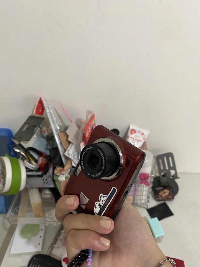 DIGICAM SET (Category: Cameras) located in Baliuag. Submitted by surferzip (Listing ID 1456431130, Image 2). Description: Kodak fz 45 in red - double a battery camp snap v105 - with charger toy camera (unit only) canon - untested (unit only) Can send more pics/vids and samples NEGOTIABLE FOR SURE BUYERS!! Can do meet up - Plaridel, Pulilan, Baliuag, Bulacan Can ship through - Flash, LBC, JNT (shoulder by buyer).