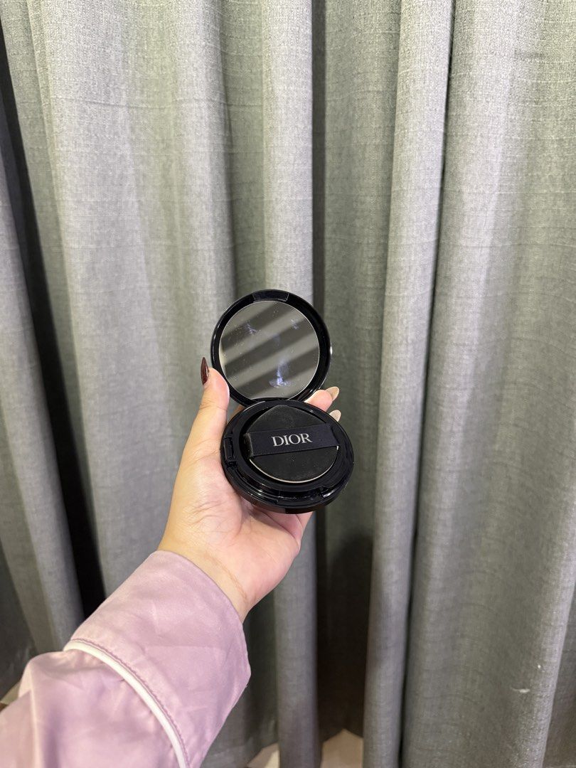 Dior Cushion (Category: Makeup) located in Imus. Submitted by diana2999 (Listing ID 1456596219, Image 3). Description: .