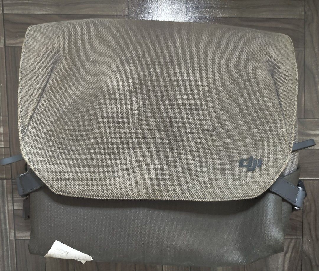 DJI Mavic 3 Convertable Carrying Bag (Category: Camera Bags & Carriers) located in Quezon City. Submitted by thriftstershop (Listing ID 1456502481, Image 1). Description: Brand: DJI Condition: Excellent Issue: May medyo worn out ba sa handle (check photo) need also wash. Meet up: Trinoma or LRT Anonas Shipping: LBC - Weekdays J&T - Weekends.