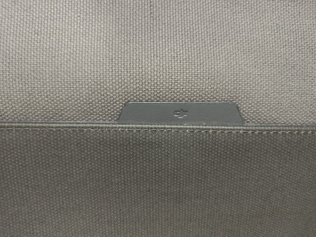DJI Mavic 3 Convertable Carrying Bag (Category: Camera Bags & Carriers) located in Quezon City. Submitted by thriftstershop (Listing ID 1456502481, Image 3). Description: Brand: DJI Condition: Excellent Issue: May medyo worn out ba sa handle (check photo) need also wash. Meet up: Trinoma or LRT Anonas Shipping: LBC - Weekdays J&T - Weekends.