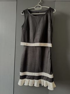 (Category: ) located in . Submitted by bargain_wardrobe (Listing ID 1456425420, Image 1). Description: .
