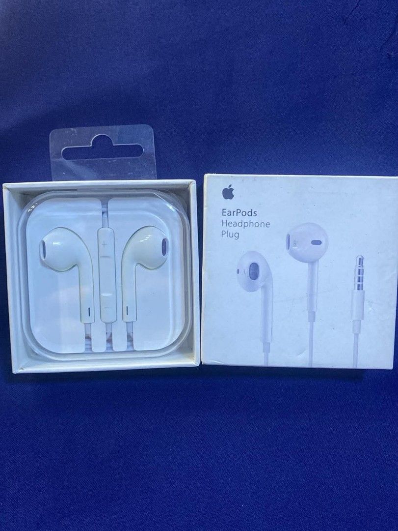Earpods type jack earphone (Category: Headphones & Headsets) located in Manila. Submitted by milasgadgetph (Listing ID 1456534071, Image 1). Description: .