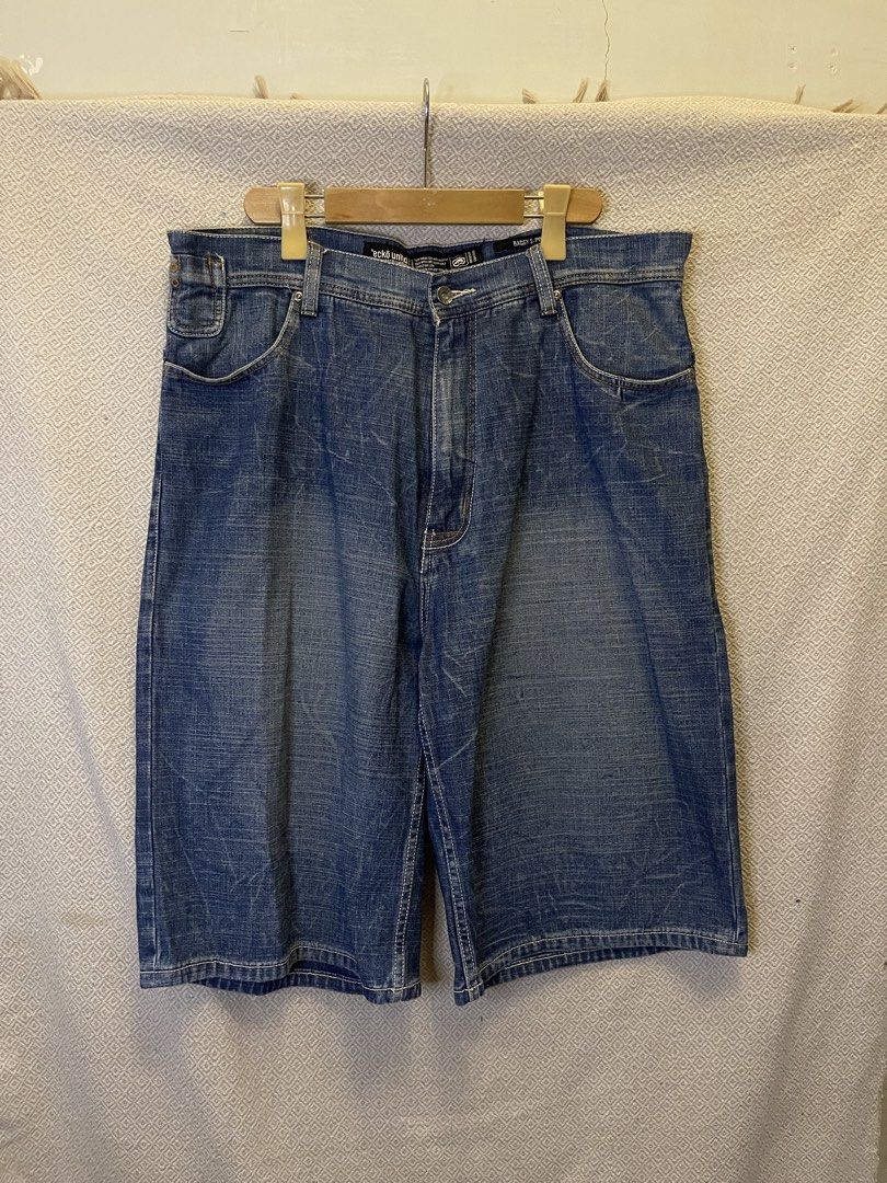 Ecko big pocket jorts (Category: Jeans) located in Manila. Submitted by hypestock_mnl (Listing ID 1456462081, Image 2). Description: - stylish - perfect for casual wear - great fit - in good condition - minimal signs of usage - 9/10 - money worth! - see pics for details/issue.