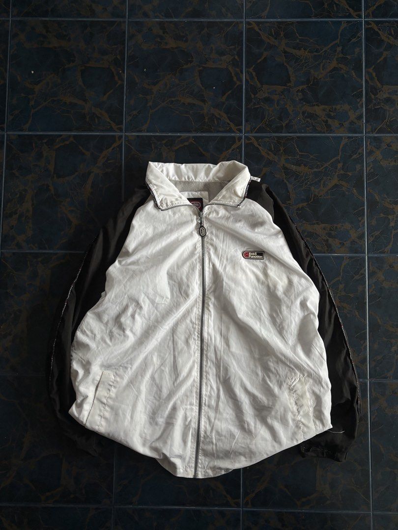 Ecko Function Windbreaker (Category: Activewear) located in Dungun. Submitted by relthriftmy (Listing ID 1456550679, Image 1). Description: P25 L30 Preferred size 2XL Condition best minor defect.