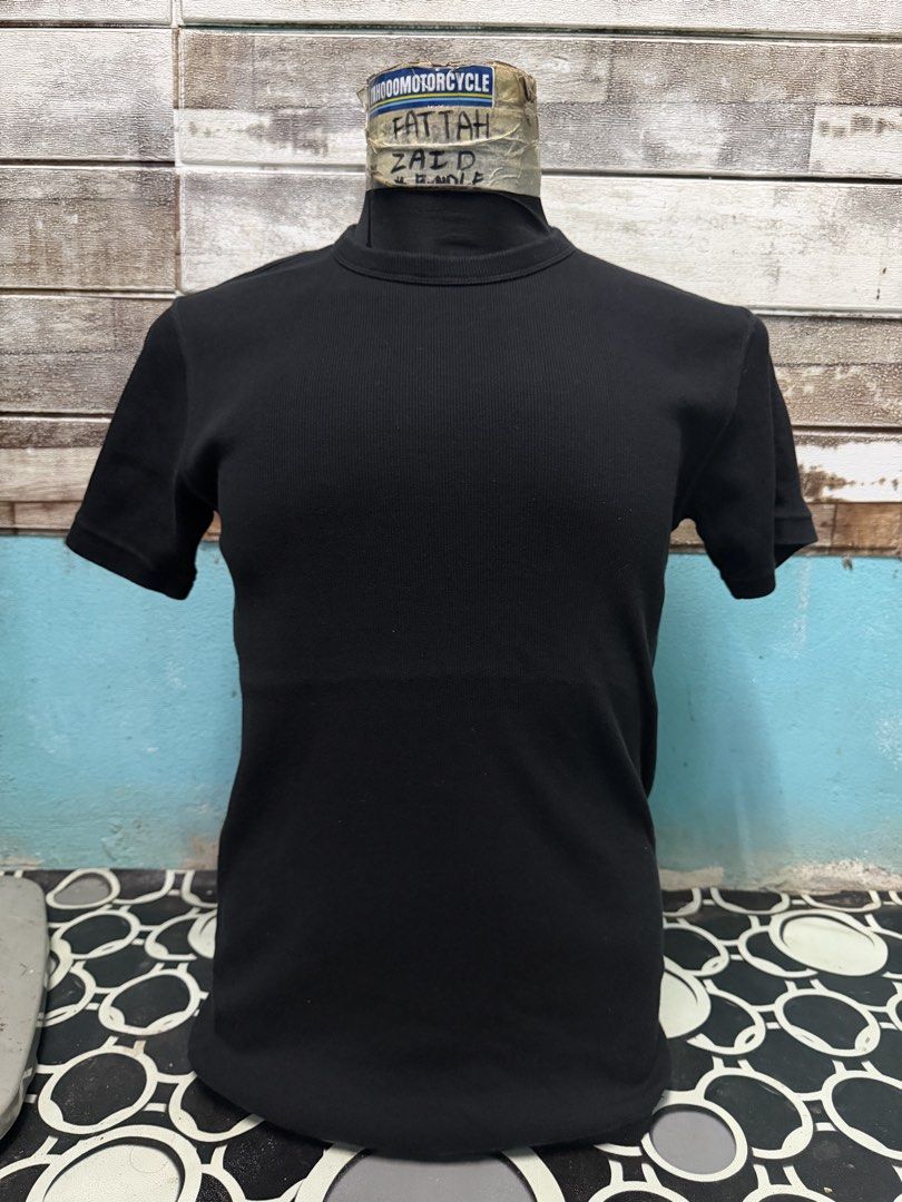 EDWIN Plain (Category: Activewear) located in Gua Musang. Submitted by cool.fz_store (Listing ID 1456578829, Image 1). Description: Pit 18/27 Kain baldu.