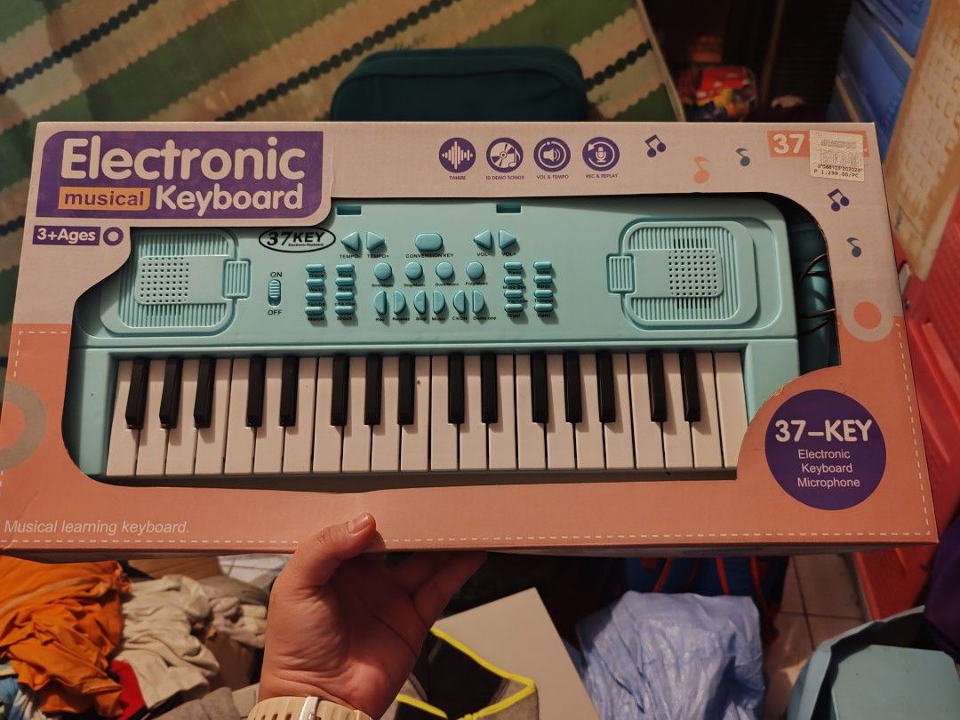 Electronic Keyboard for kids (Category: Musical Instruments) located in Pasig City. Submitted by beayoutifulshoppe (Listing ID 1456569122, Image 1). Description: Price negotiable.