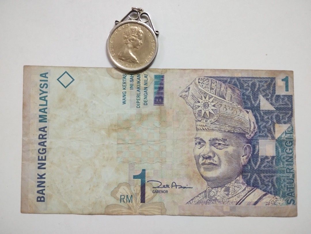 Error Misalignment Malaysia 1 Ringgit (2000-2012) (Category: Currency) located in Jitra. Submitted by bravewhale-f806b4 (Listing ID 1456592658, Image 1). Description: -Error Misalignment Malaysian 1 Ringgit banknote OFFER ME YOUR BEST PRICE !!! You'll get what you see. ***Coin pendant not included. Used for photos watermark/signature purposes only.*** I will send all items by registered mail with tracking numbers . Cod only in Jitra. Combined shi