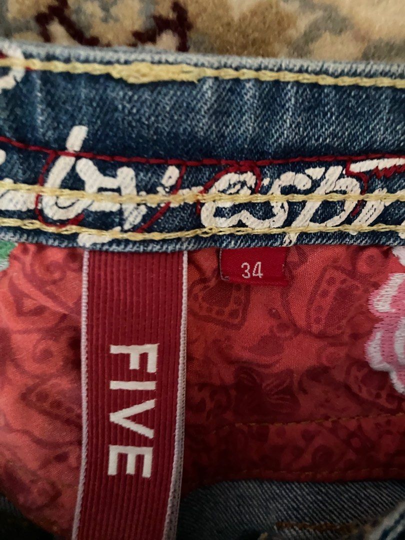 Esprit (Category: Jeans & Leggings) located in Kuala Lumpur. Submitted by enisa8 (Listing ID 1456469869, Image 3). Description: Size xs-s .