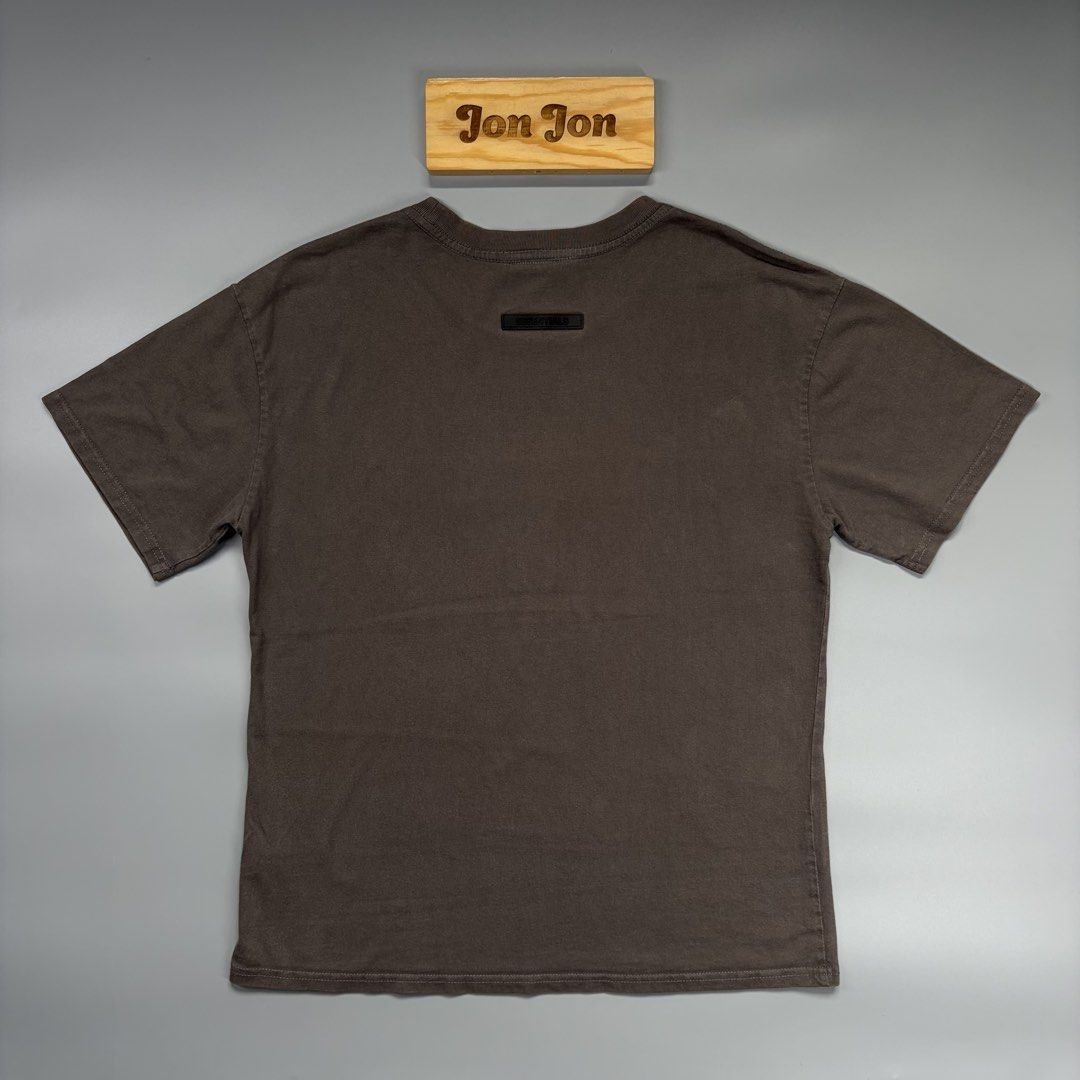 Essentials (Category: Activewear) located in Cavite. Submitted by onebeancent (Listing ID 1456544854, Image 3). Description: 🔘3ssen.ti4ls FO.g Size: Small to Medium Dimension: 20" Width | 26" Length Color: Taupe Color Rate: 9/10 Issue: None Condition: Excellent Price: 480php Additional Shipping Fee (J&T Small Pouch) 75php Luzon 100php visayas 120php mindanao.
