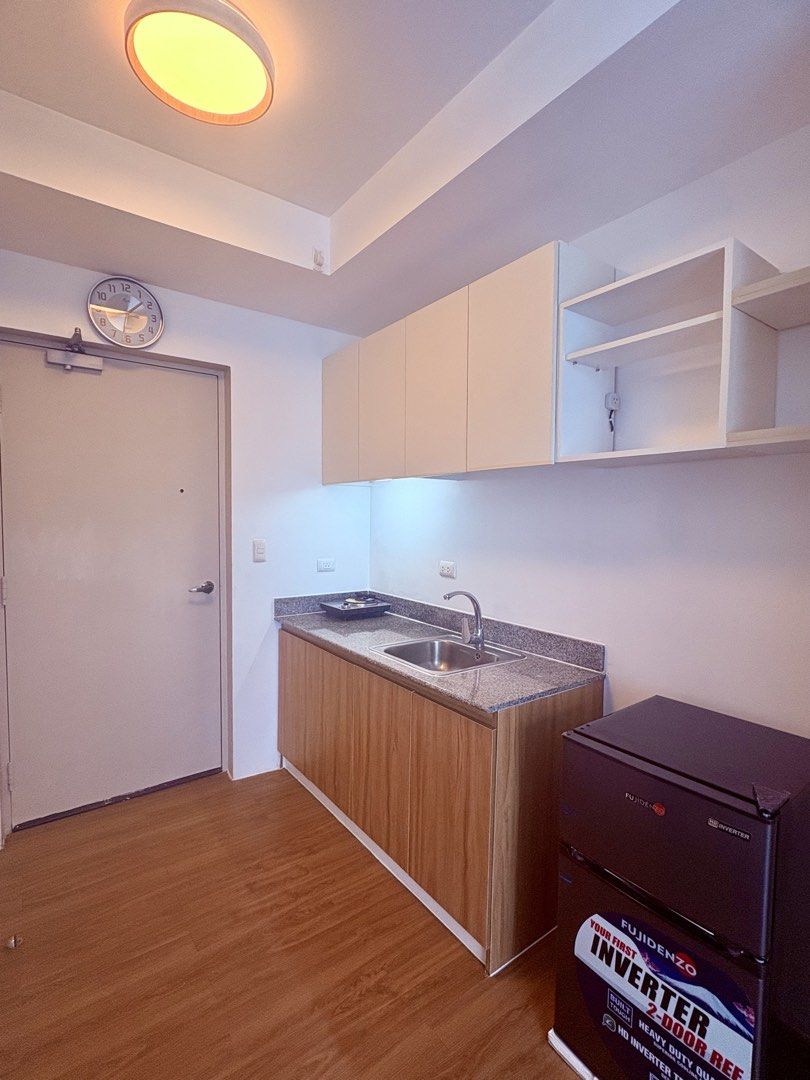 For rent or sale: The Linear Makati Studio (Category: Apartments & Condos) located in Pasig City. Submitted by saltncaramel (Listing ID 1456576892, Image 1). Description: Looking for responsible tenants to occupy my newly furnished studio unit (22sqm) at The Linear Makati, Tower 2 - 7th floor, amenity view. Terms: minimum 1 year lease, 2 months deposit + 1 month advance, no pets allowed Monthly rental fee: 18,500 inclusive of association dues(18,