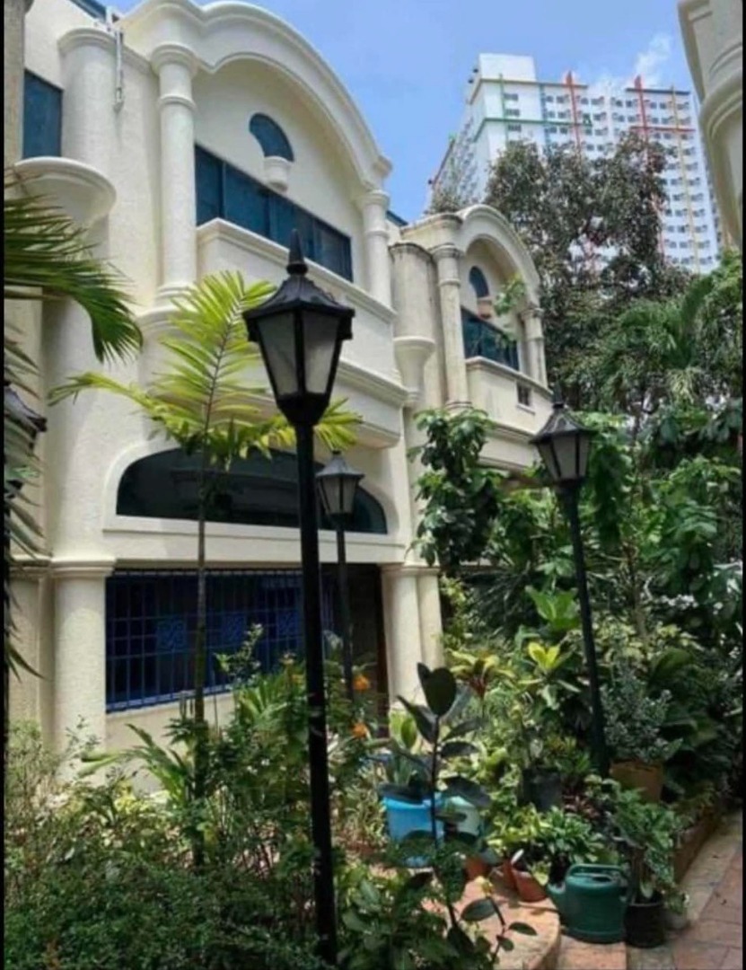 (Category: ) located in . Submitted by james.seva.landlord.realty (Listing ID 1456481838, Image 1). Description: .