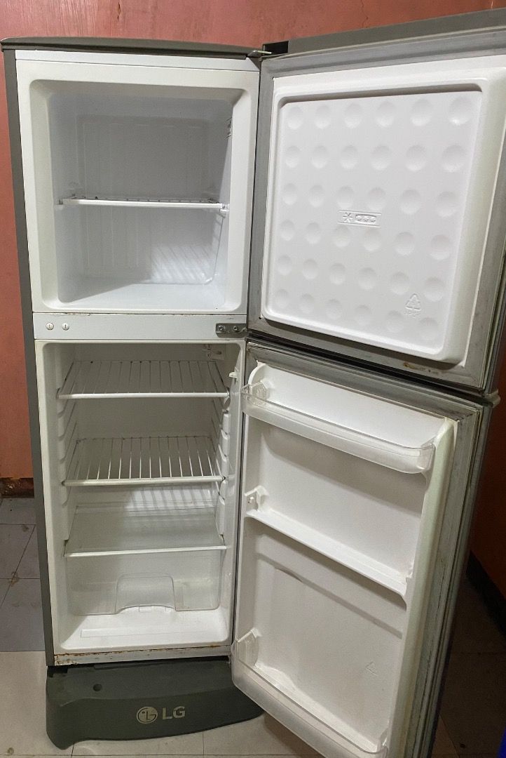 Fujidenzo Refrigerator RDD-60S (Category: Refrigerators and Freezers) located in Caloocan City. Submitted by chiko_lion.966 (Listing ID 1456518017, Image 2). Description: Fujidenzo RDD-60S two-door refrigerator. 230L gross volume. Energy efficient, superior cooling, and built tough for lasting freshness. Works great!.