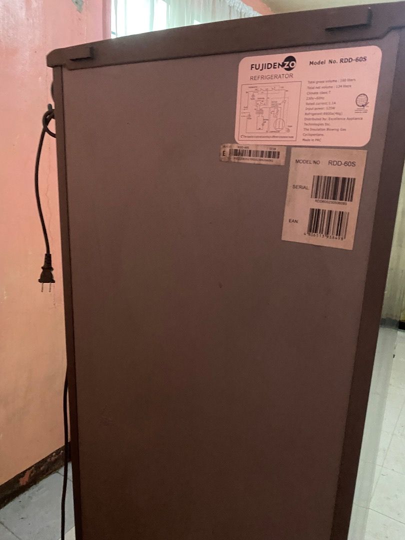 Fujidenzo Refrigerator RDD-60S (Category: Refrigerators and Freezers) located in Caloocan City. Submitted by chiko_lion.966 (Listing ID 1456518017, Image 3). Description: Fujidenzo RDD-60S two-door refrigerator. 230L gross volume. Energy efficient, superior cooling, and built tough for lasting freshness. Works great!.