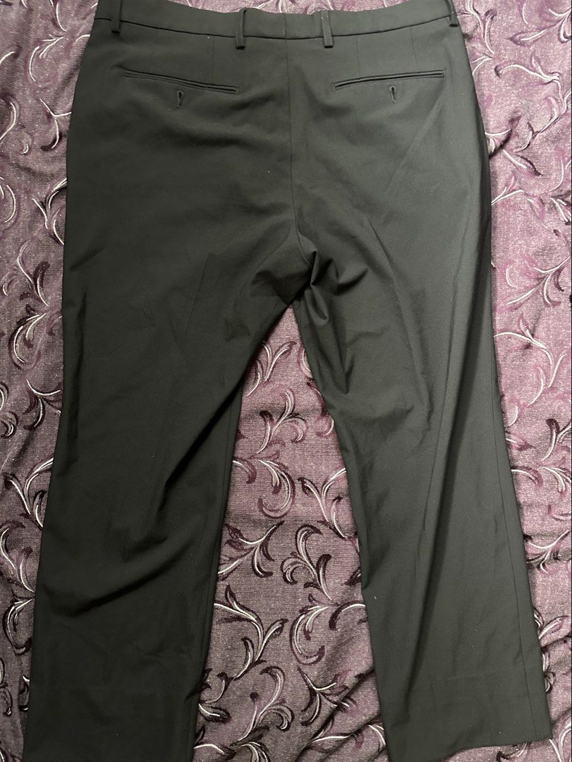 G2000 Black Slacks (Category: Trousers) located in Silang. Submitted by ws.thrift (Listing ID 1456520261, Image 3). Description: Details ⬇️ G2000 Dress Pants (Black) Clean and versatile G2000 dress pants featuring a classic regular fit, multiple pockets, belt loops, and subtle striped detailing along the inner waistband. Size: 35 Waist: 35” Length: 38 Fit: Regular Fit Condition: 8.5/10 Color rate: 9/10 Issue(s): Minor blue marks near the waistban